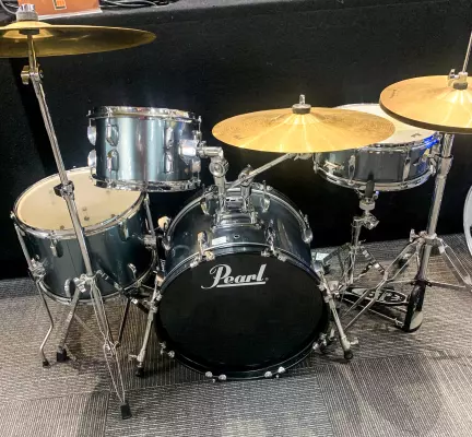 Pearl - Roadshow Complete Drum Kit (18,10,14,SD) with Hardware and Cymbals - Charcoal Metallic